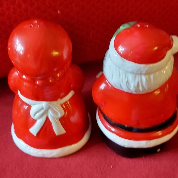 Vintage Santa & Mrs. Claus Salt & Peppers - Picture 6 of 12